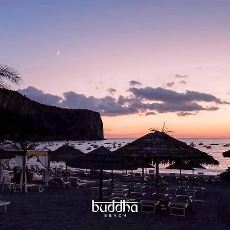 Buddha House & Bed & Breakfast Scalea