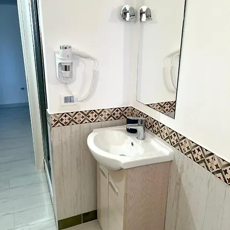 Buddha House & Frühstückspension Scalea