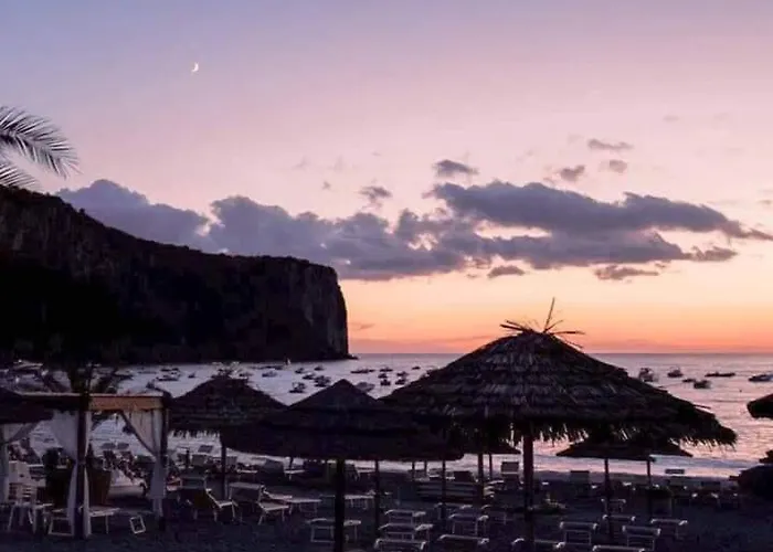 Buddha House & Alojamento de Acomodação e Pequeno-almoço Scalea